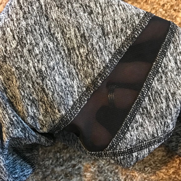 SOLD Express EXP Gray Mesh Crop Legging Size Small - Picture 4 of 8